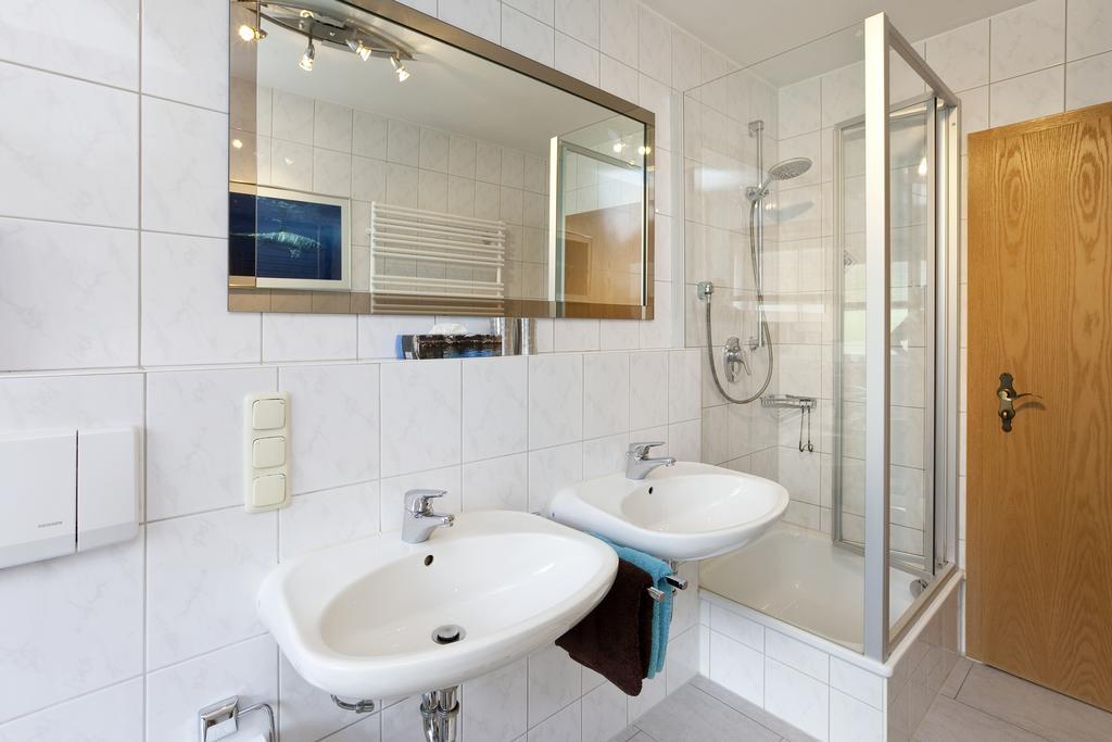 フュッセンHaus Schlossblickアパートメント エクステリア 写真